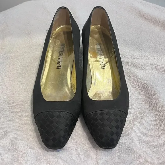 Bottega Veneta Womens Black Pump Shoes 9 B Pointed Toe Block Heel Classic Formal