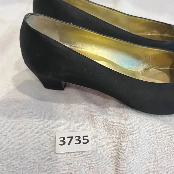 Bottega Veneta Womens Black Pump Shoes 9 B Pointed Toe Block Heel Classic Formal
