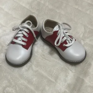 Brand new Footmates white and red saddle oxfords size 5