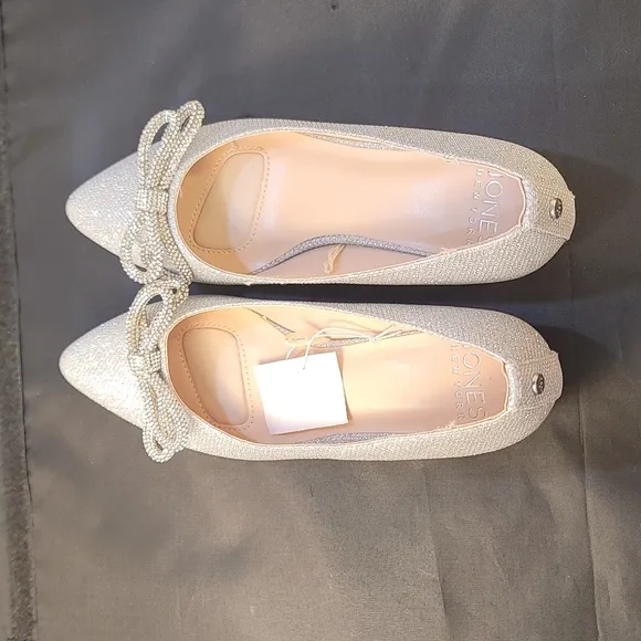 BRAND NEW JONES NEW YORK POINTED TOE WITH BOW DETAIL EMBELLISHMENTS FLAT