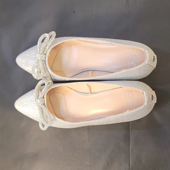 BRAND NEW JONES NEW YORK POINTED TOE WITH BOW DETAIL EMBELLISHMENTS FLAT