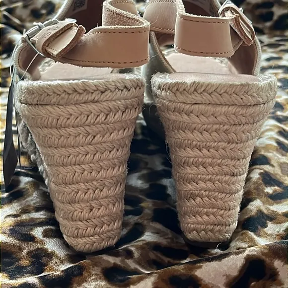 Brand New TOMS Natural Oxford Leather Neutral Espadrille Wedge Slingback Sandals