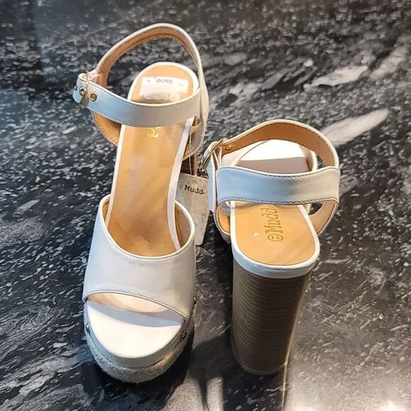 BRAND NEW MUDD CHUNKY PLATFORM ROUND-TOE   HEEL STUDDED SANDALS