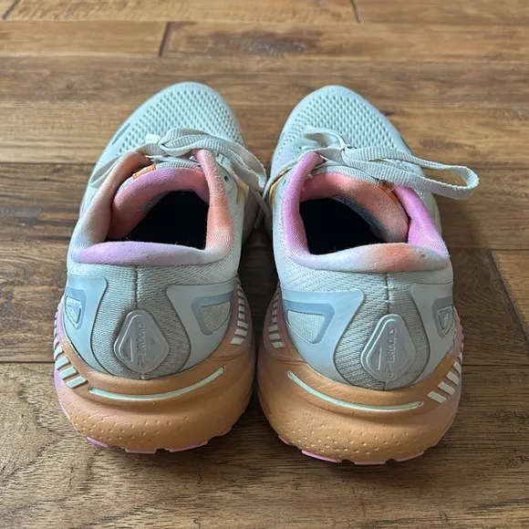 Brooks Adrenaline GTS 23 Running Shoes White Sand Sunset Fuchsia Womens Size 9.5