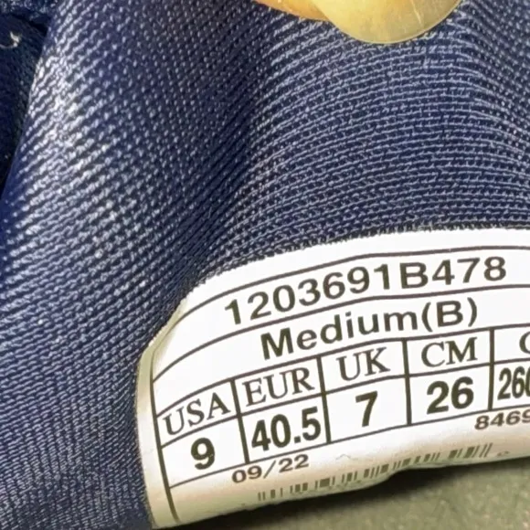Brooks Glycerin Blue Athletic Shoes