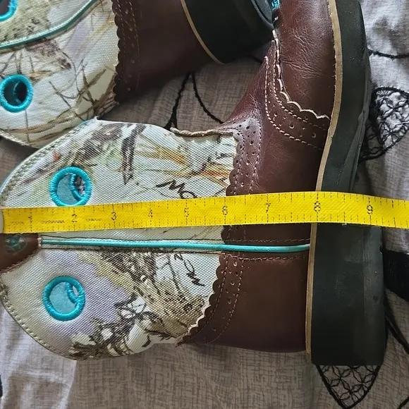 Brown and White Western Boots with Turquoise Accents 6.5 Ariat