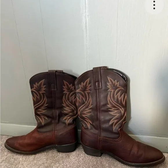 Brown Leather Cowboy Boots with Embroidered Design