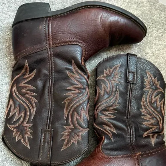 Brown Leather Cowboy Boots with Embroidered Design