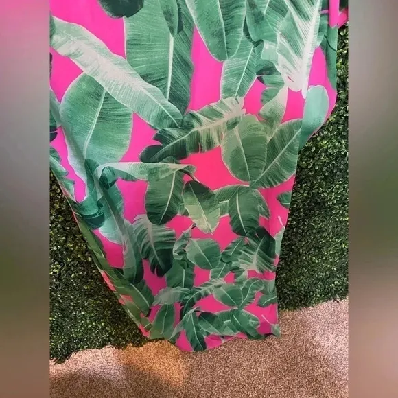 Buddy Love | Major Flair Maxi Dress in Palm Leaf Green - Size Small