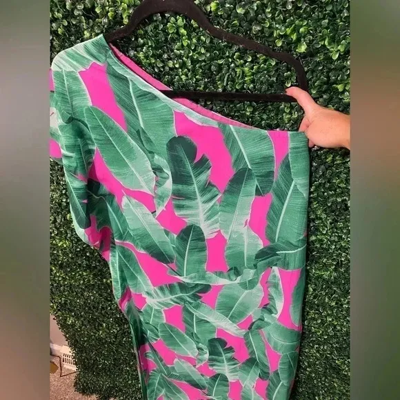 Buddy Love | Major Flair Maxi Dress in Palm Leaf Green - Size Small