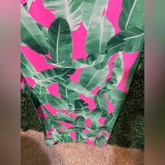 Buddy Love | Major Flair Maxi Dress in Palm Leaf Green - Size Small