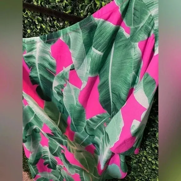 Buddy Love | Major Flair Maxi Dress in Palm Leaf Green - Size Small