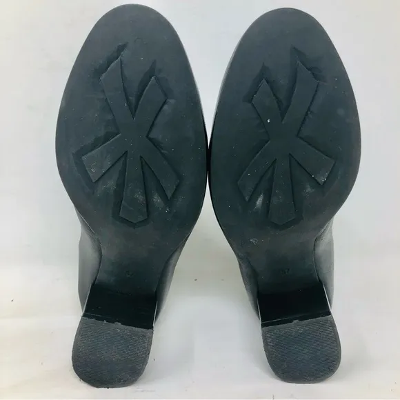 Bueno Mick Leather Low Cut Ankle Boots