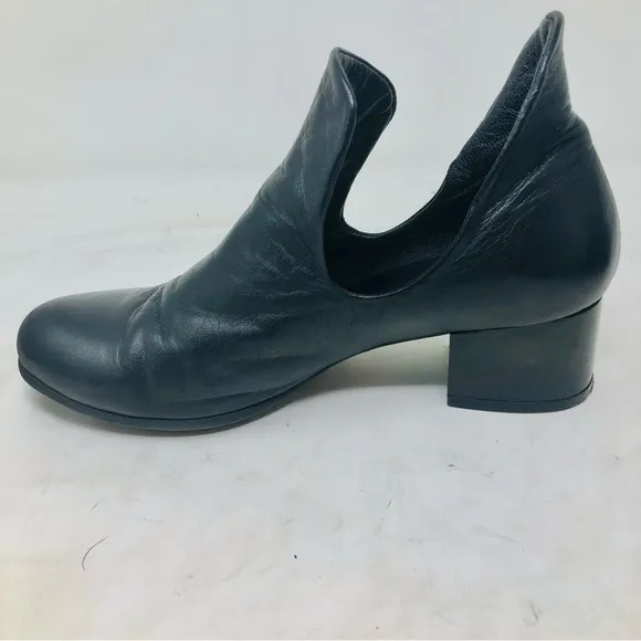 Bueno Mick Leather Low Cut Ankle Boots