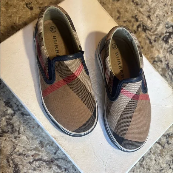 Burberry Kids' Tan and navy blue Slip-On Shoes