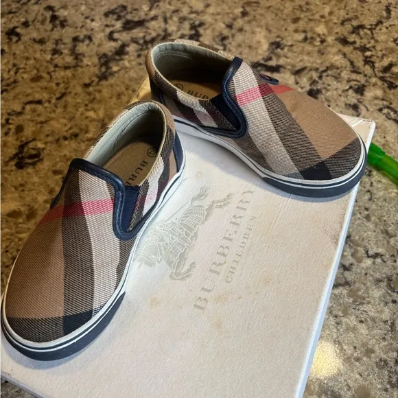 Burberry Kids' Tan and navy blue Slip-On Shoes