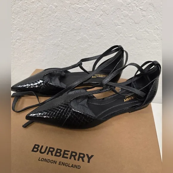 Burberry New In Box Black Snakeskin and Leather Point toe Ballerina Flat…