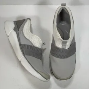 Bzees Haven Gray White Slip-On Shoes Women Size 9M