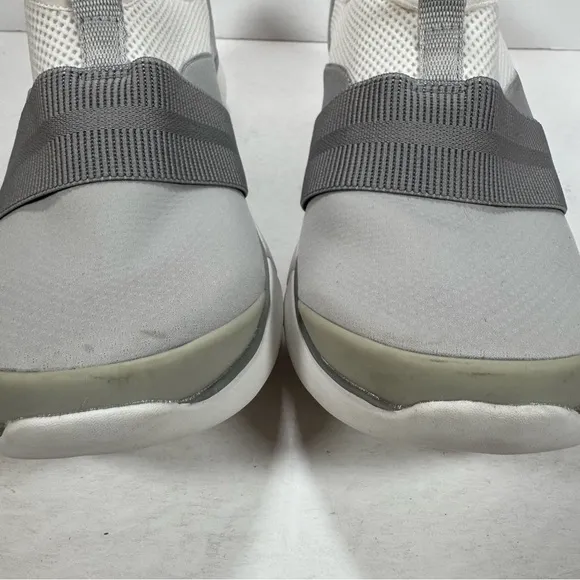 Bzees Haven Gray White Slip-On Shoes Women Size 9M
