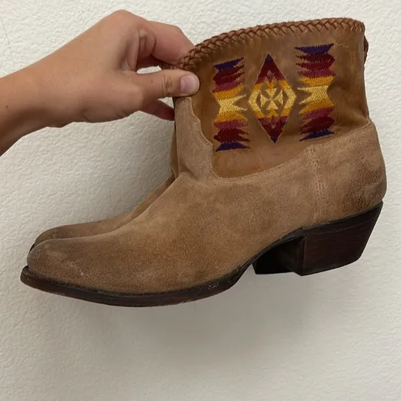 Caborca Embroidered Cowboy Booties Size 11