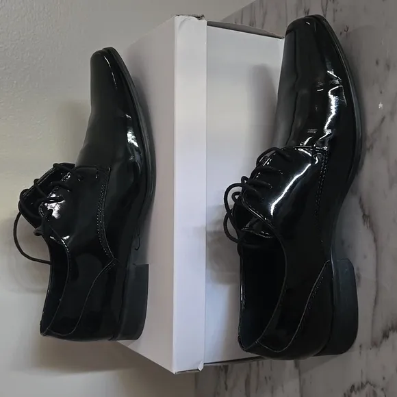 Calvin Klein Brodie LA Black Patent Lace Up Dress Oxford Shoes