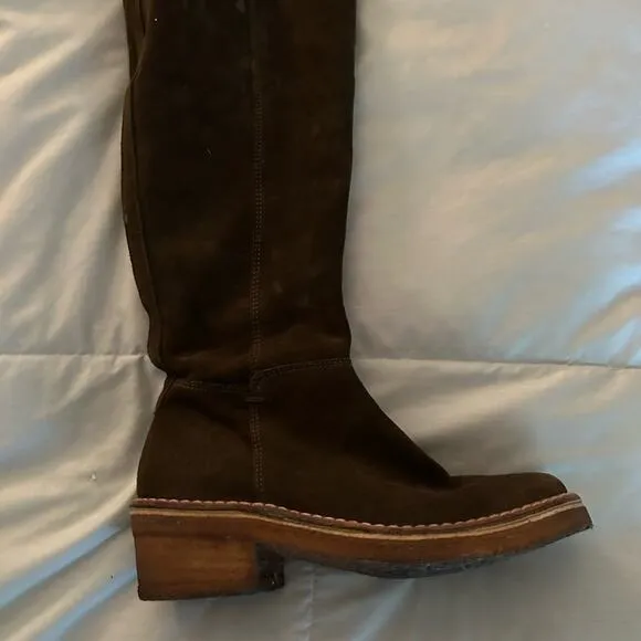 Castener Spain  suede olive green side zip knee high boots. Size 6