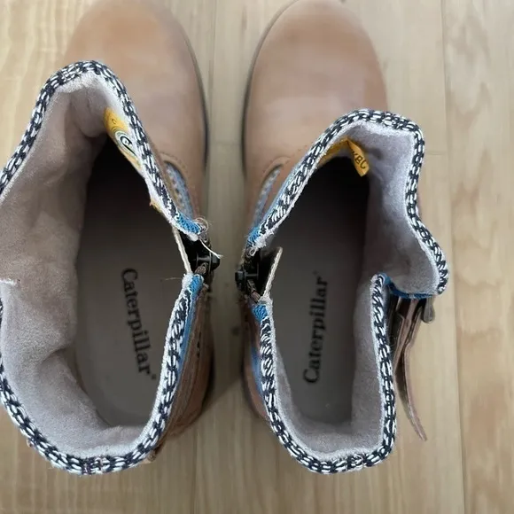 Caterpillar Leather Bethany Boots/Booties Side Zip Tan/Blue Aztec Design Size 6