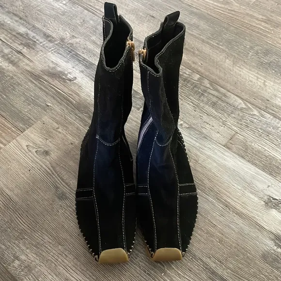 Cathy Jean vintage black suede moccasin style boots