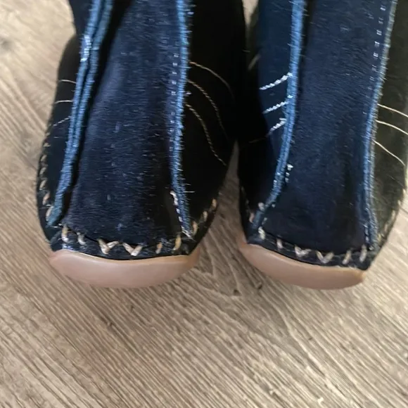 Cathy Jean vintage black suede moccasin style boots