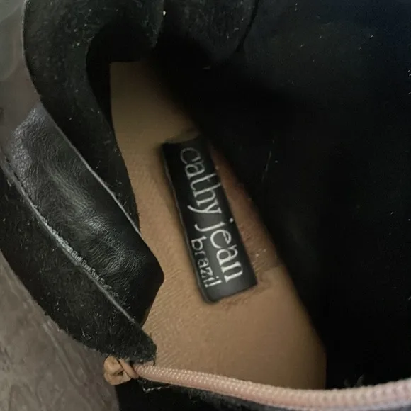 Cathy Jean vintage black suede moccasin style boots