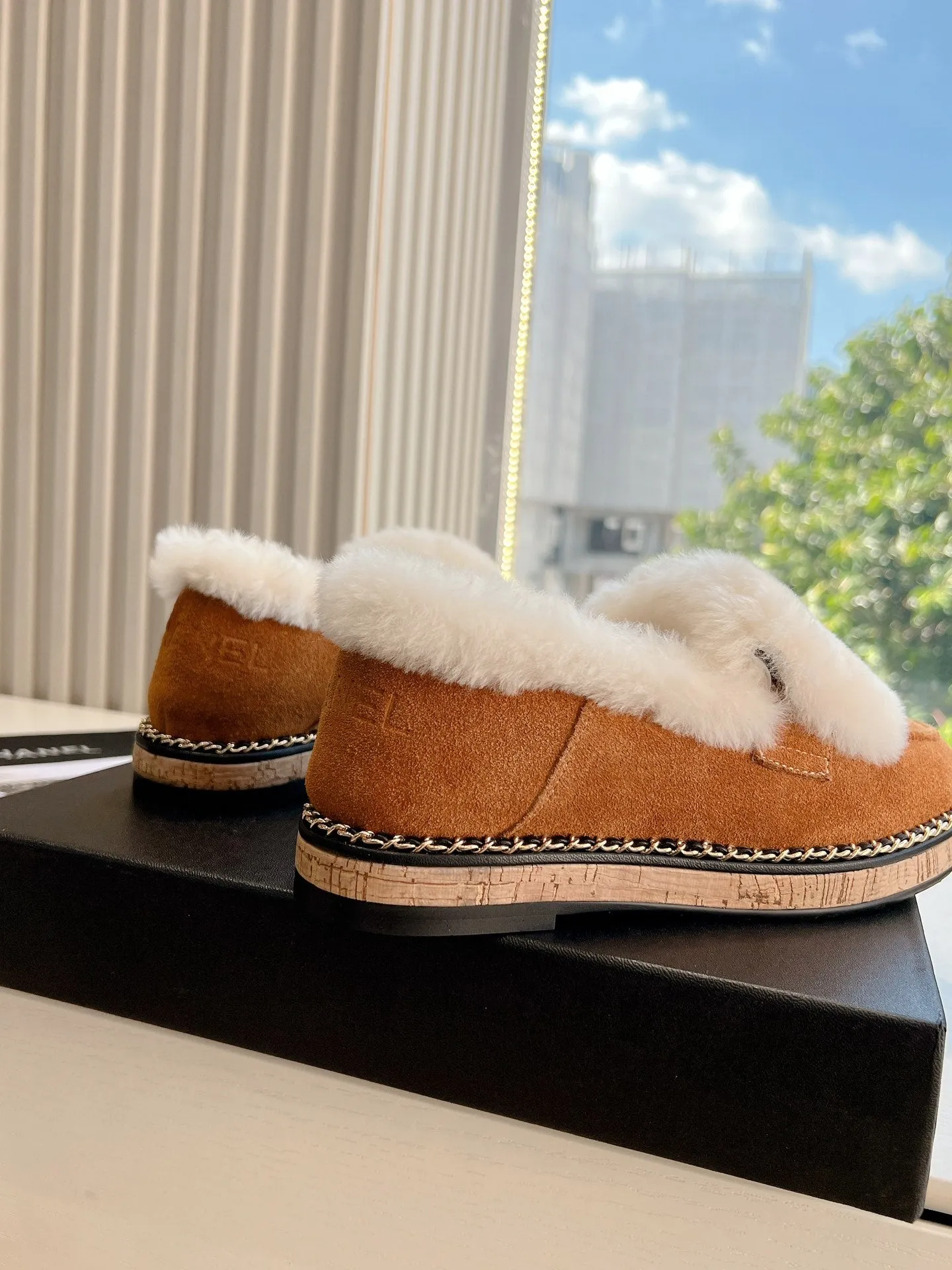 CC Moccasins Brown Yellow Chain Suede And Fleece