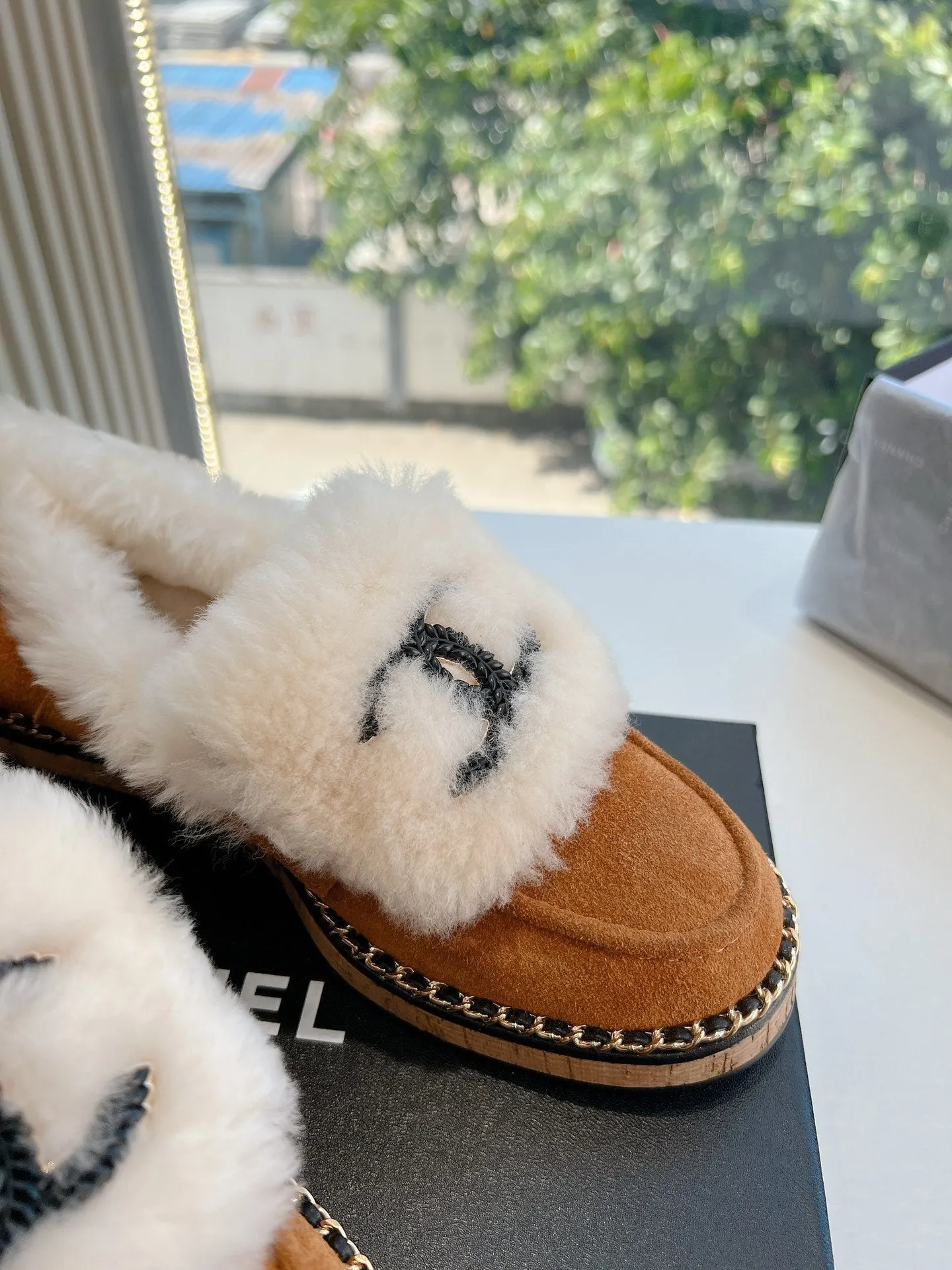 CC Moccasins Brown Yellow Chain Suede And Fleece