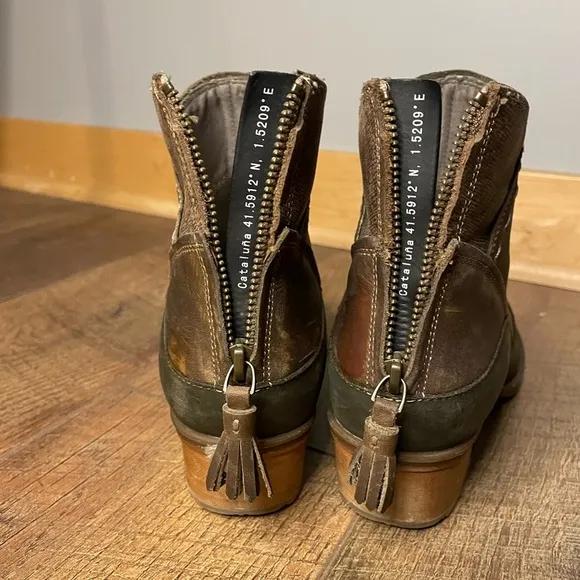Chaco Women's Fossil Tassel Back Zip Ankle Boots Size 8 Brown