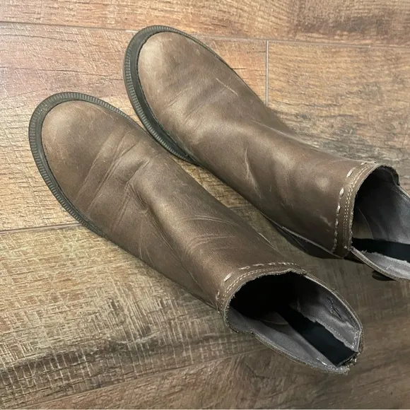 Chaco Women's Fossil Tassel Back Zip Ankle Boots Size 8 Brown