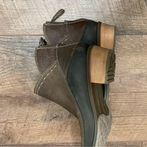 Chaco Women's Fossil Tassel Back Zip Ankle Boots Size 8 Brown