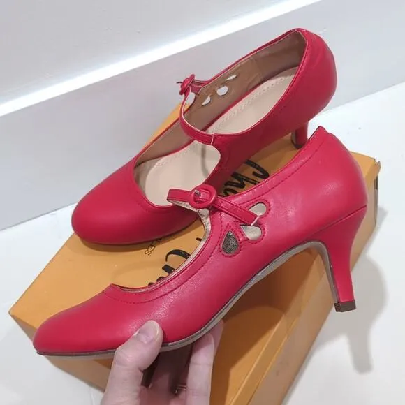 Chase &amp; Chloe Kimmy Low 21 Red Mary Jane Heels Women's size 8 Round Toe Cutout