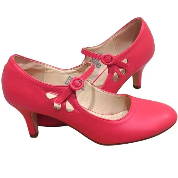 Chase &amp; Chloe Kimmy Low 21 Red Mary Jane Heels Women's size 8 Round Toe Cutout