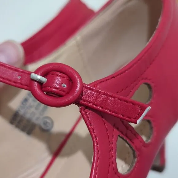 Chase &amp; Chloe Kimmy Low 21 Red Mary Jane Heels Women's size 8 Round Toe Cutout