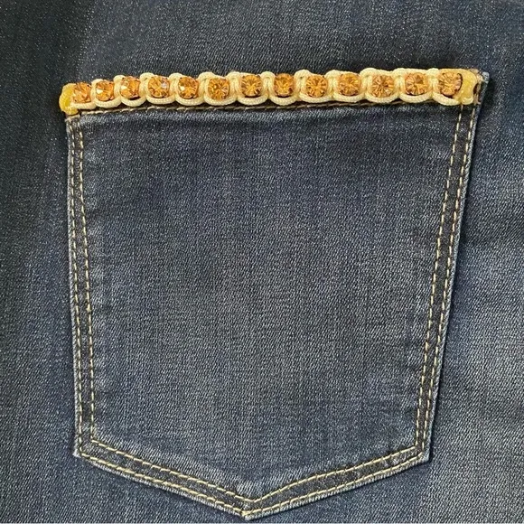 Chicos Black Label New Size 0 US 4 Jewel Trim Pocket Dark Wash Indigo Jeans