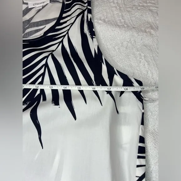 Chico’s Palm Print Back Tier Mini Dress in Navy and White, size 0.5/US 6, NWT!