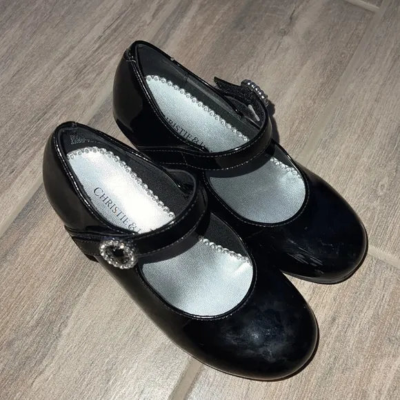 Christie &amp; Jill Little &amp; Big Girls Heart Round Toe Mary Jane Shoes 11