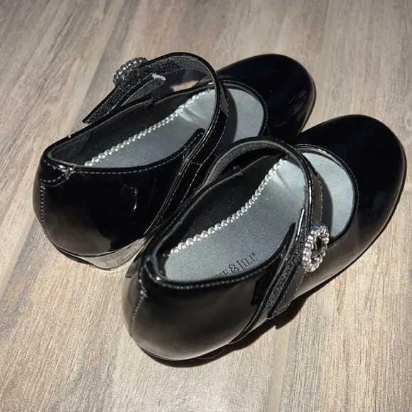Christie &amp; Jill Little &amp; Big Girls Heart Round Toe Mary Jane Shoes 11