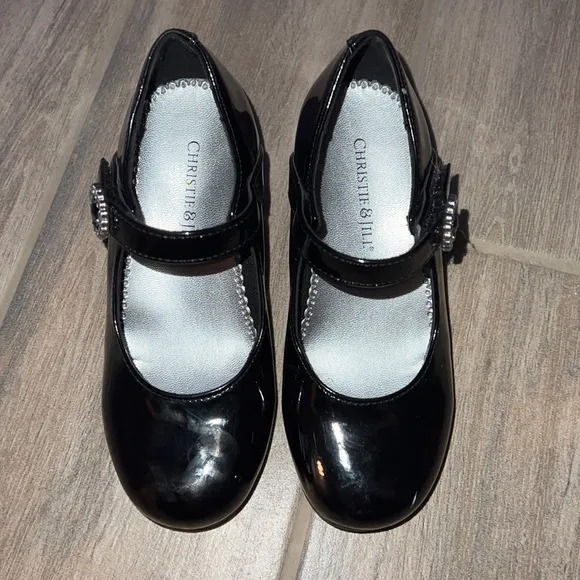 Christie &amp; Jill Little &amp; Big Girls Heart Round Toe Mary Jane Shoes 11