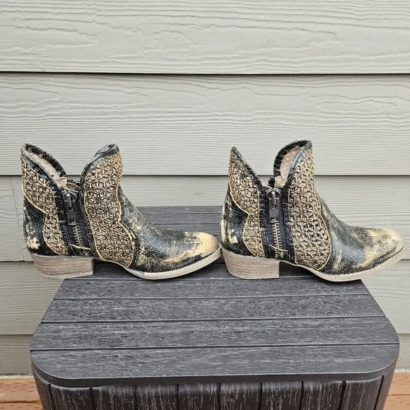Circle G by Corral Distressed Leather Cutout Side Zip Booties Q5021 Womens Sz 7