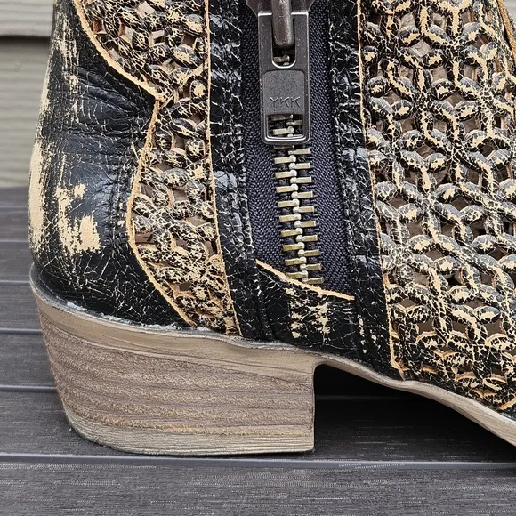 Circle G by Corral Distressed Leather Cutout Side Zip Booties Q5021 Womens Sz 7
