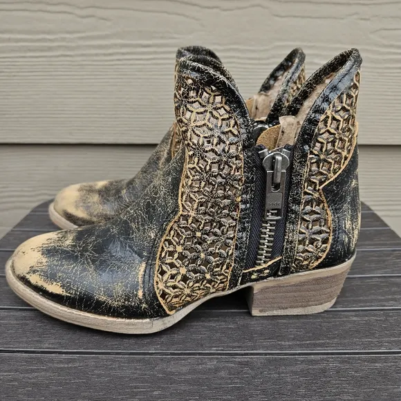 Circle G by Corral Distressed Leather Cutout Side Zip Booties Q5021 Womens Sz 7