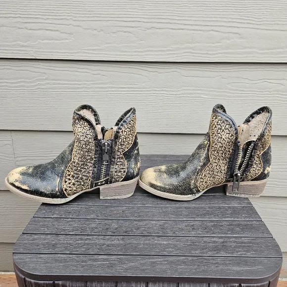 Circle G by Corral Distressed Leather Cutout Side Zip Booties Q5021 Womens Sz 7