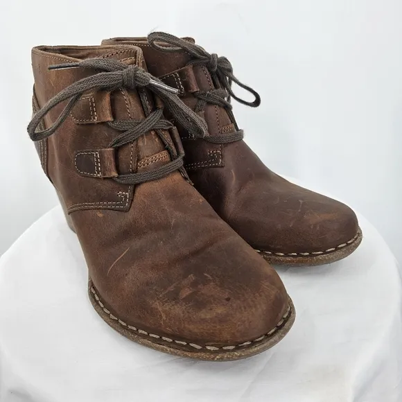 Clarks Artisan Brown Leather Ankle Boots Size 10 | Classic Comfort