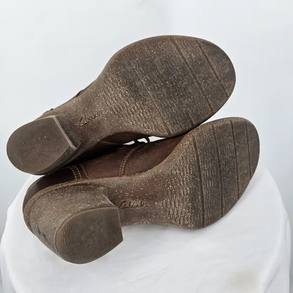 Clarks Artisan Brown Leather Ankle Boots Size 10 | Classic Comfort