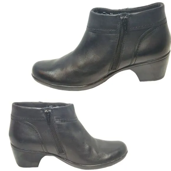 Clark’s black ankle boot ! Excellent condition!